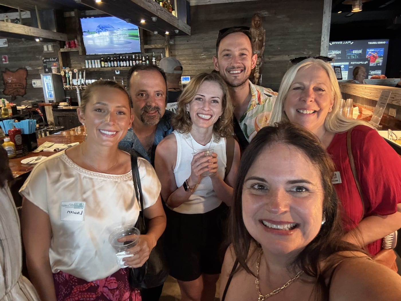 Yesenia, Michelle, JD, Rachael, Henry & Lauren at Skipper's with the Key Largo Chamber